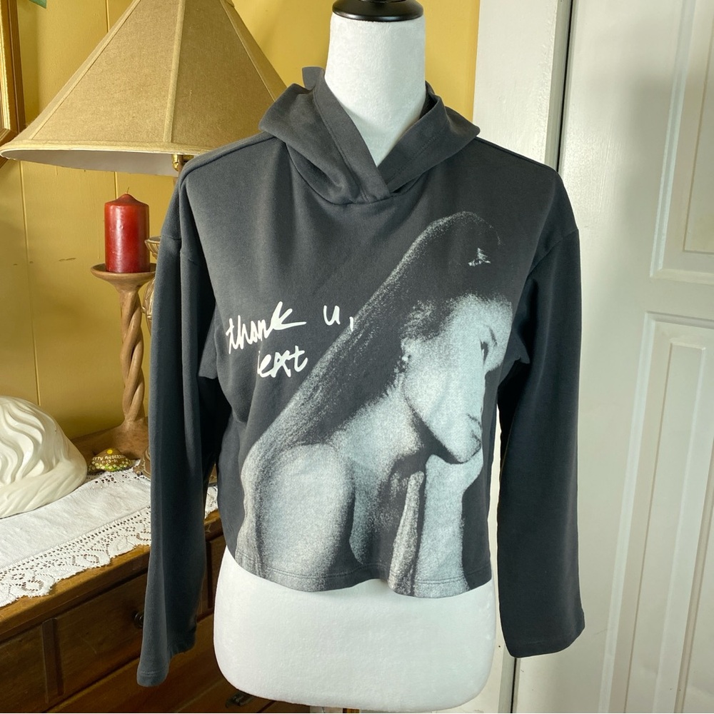 Ariana Grande H&M Crop Sweatshirt Hoodie Juniors 16/18 Thank U, Next Gray